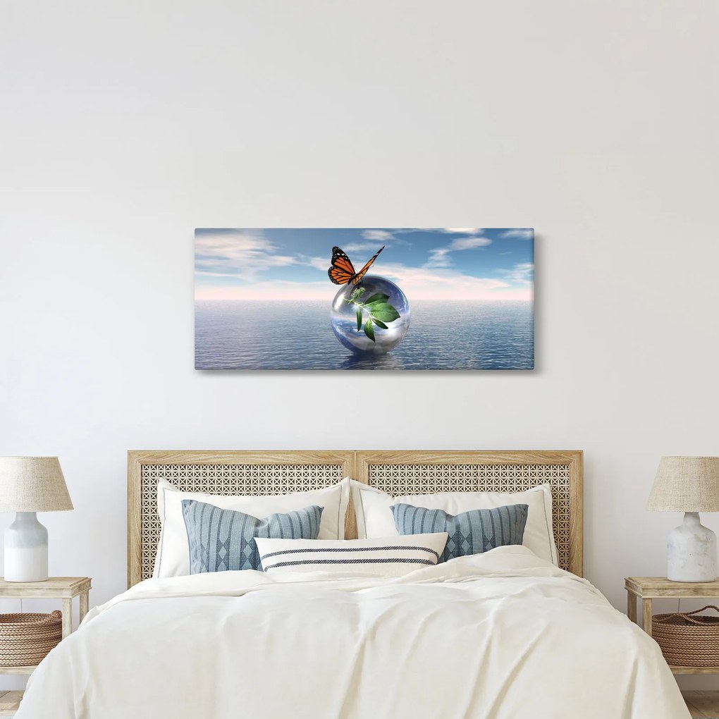 Obraz motýľa na sklenenej guli (120x50 cm)