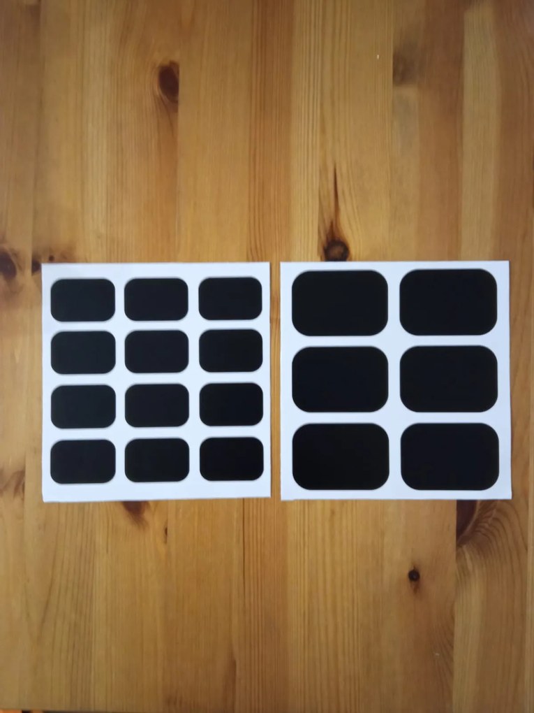 Sada štítkov / nálepiek, štítok čierny Obdĺžnik so zaoblenými rohmi - 18 ks Farba: biela