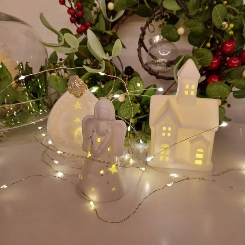 DECOLED Keramický betlehem, 7,8 x 5,5 x 10 cm, teplá biela, 2xLR44