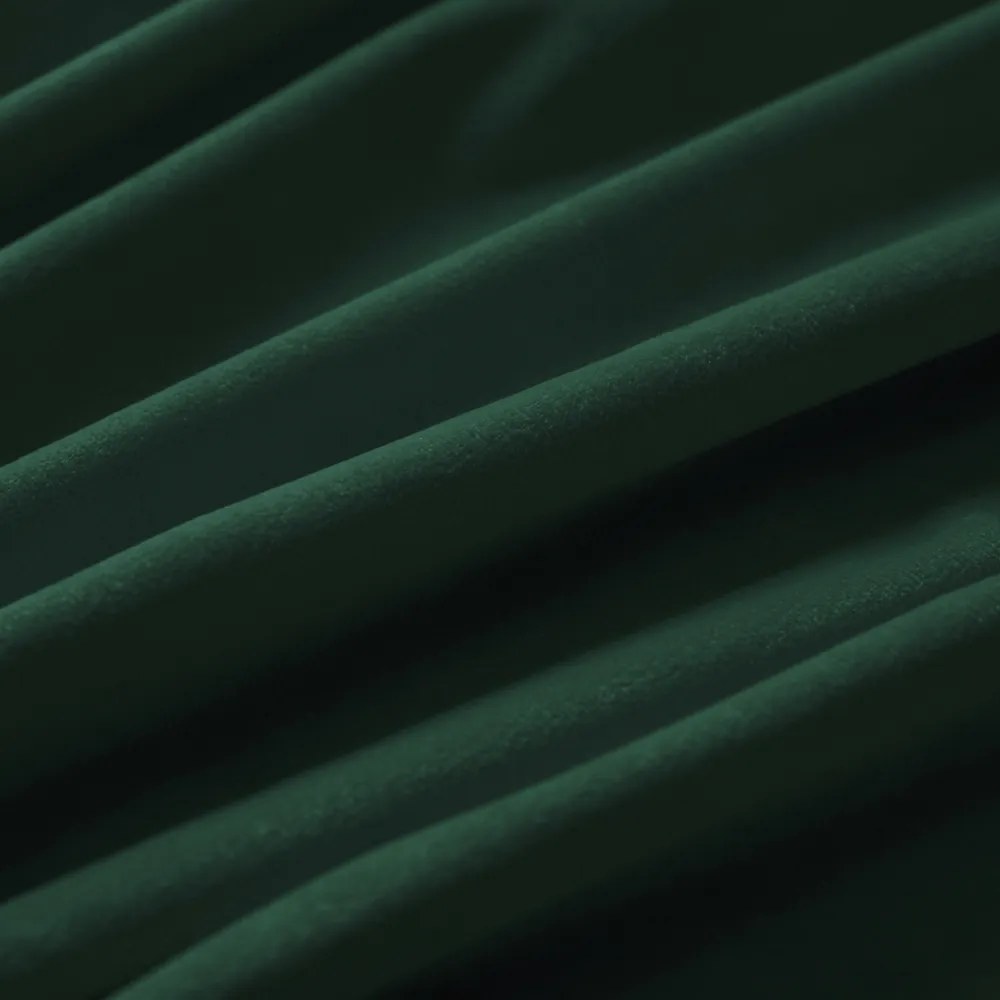 Biante Zamatový záves Velvet Prémium SVP-040 Lesná zelená - šírka 135 cm 135x230 cm