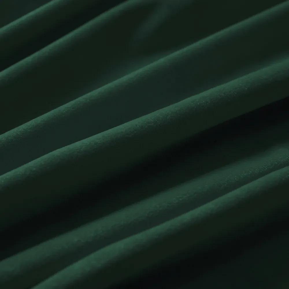 Biante Zamatový záves Velvet Prémium SVP-040 Lesná zelená - šírka 135 cm 135x240 cm