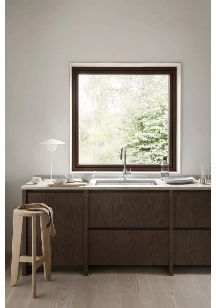 Barová stolička z dubového dreva v prírodnej farbe (výška sedadla 75 cm) Eli – Blomus