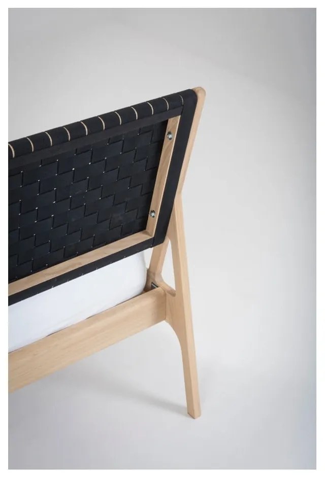 Posteľ z masívneho dubového dreva s čiernym čelom Gazzda Fawn, 180 x 200 cm