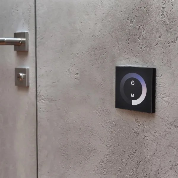 Dotykový spínač so stmievačom pre jednofarebné LED pásiky 12-24V 4-kanálový