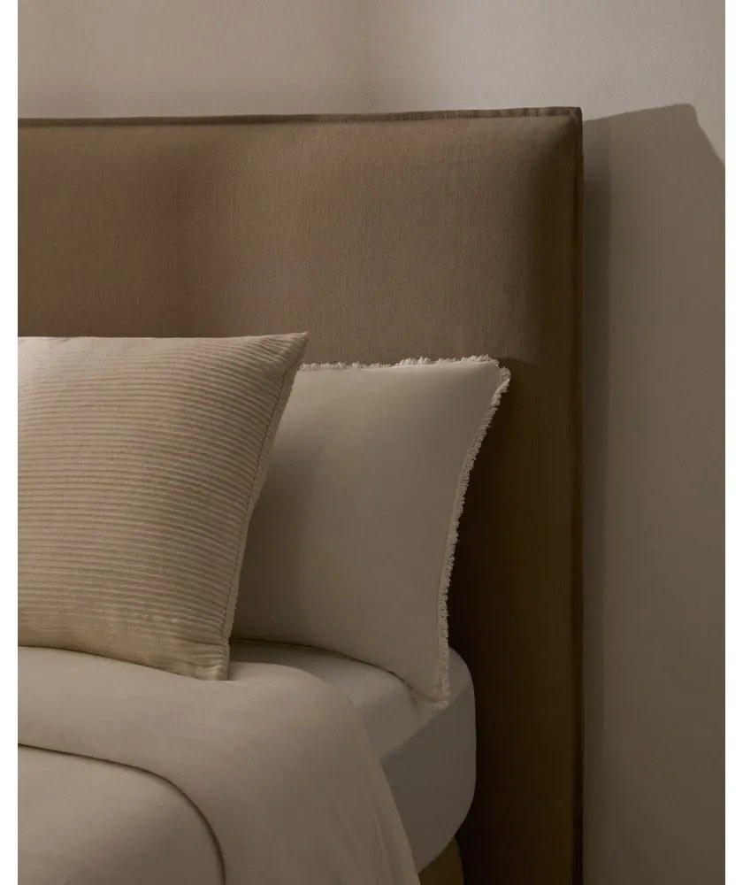 Taupe čalúnená dvojlôžková posteľ 180x200 cm Jaira – Kave Home