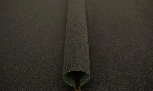 Metrážny koberec Nop Grass 78 antracit - Výpredaj