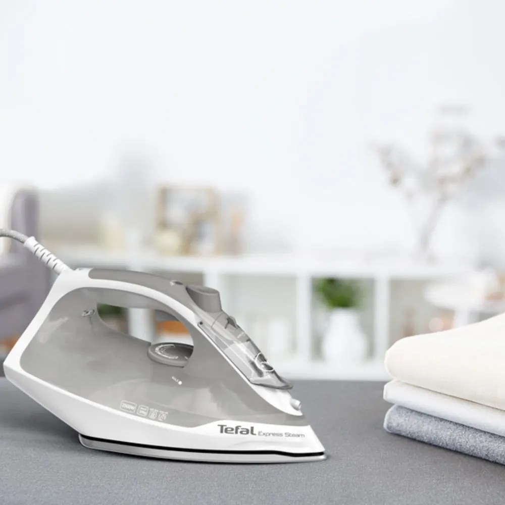 Naparovacia žehlička Express Steam FV2863 – Tefal