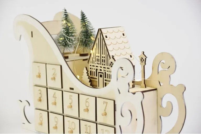 Vianočný adventný kalendár, sane, 10 LED, na batérie