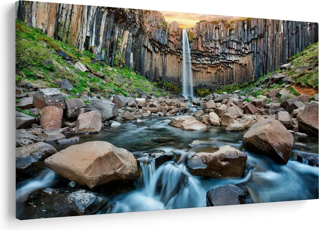 Obraz - Vodopád Svartifoss, Island (90x60 cm)