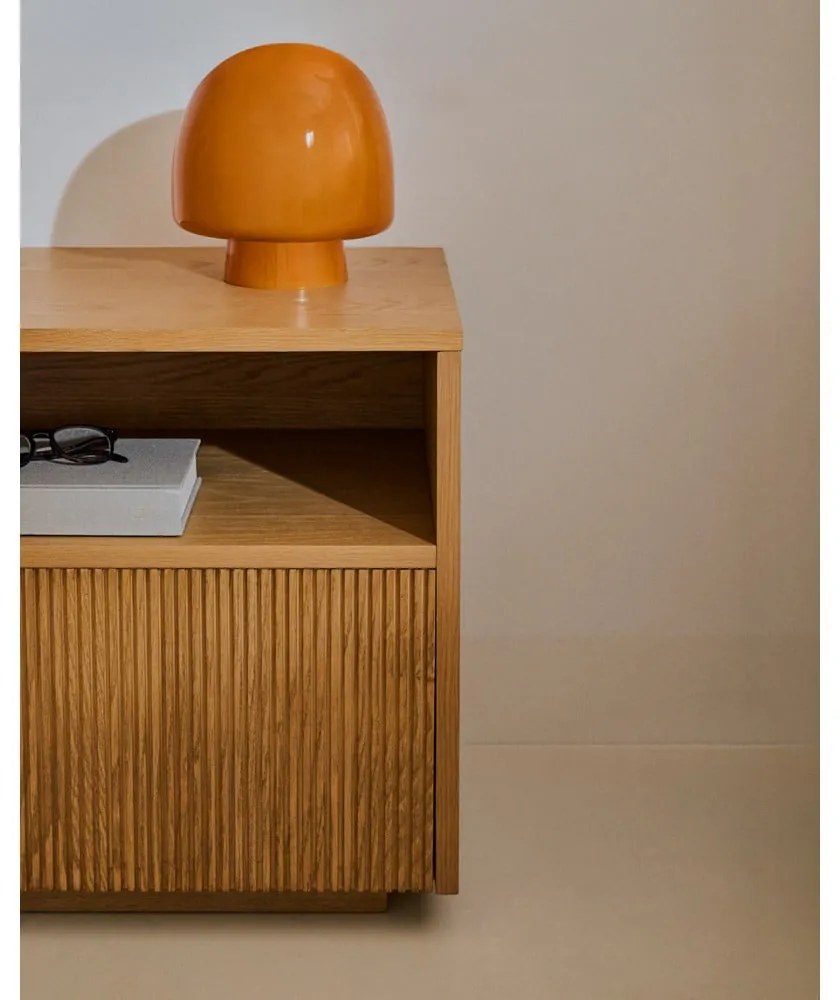 Nočný stolík v dekore duba v prírodnej farbe Helvine – Kave Home