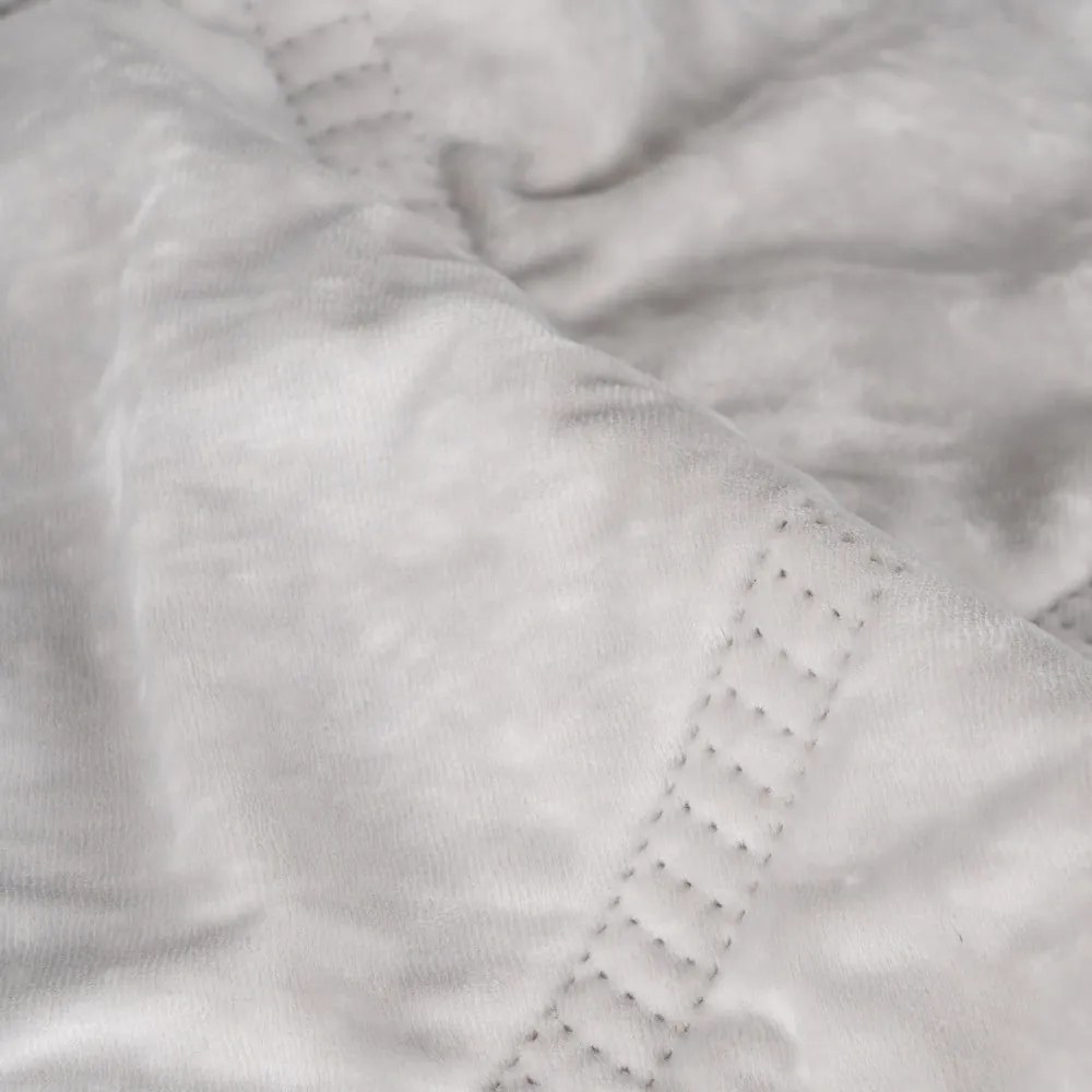 Krémový zamatový prešívaný pléd 230x260 cm – Ixia