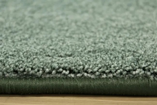 Metrážny koberec Essential Elite 40 zelený