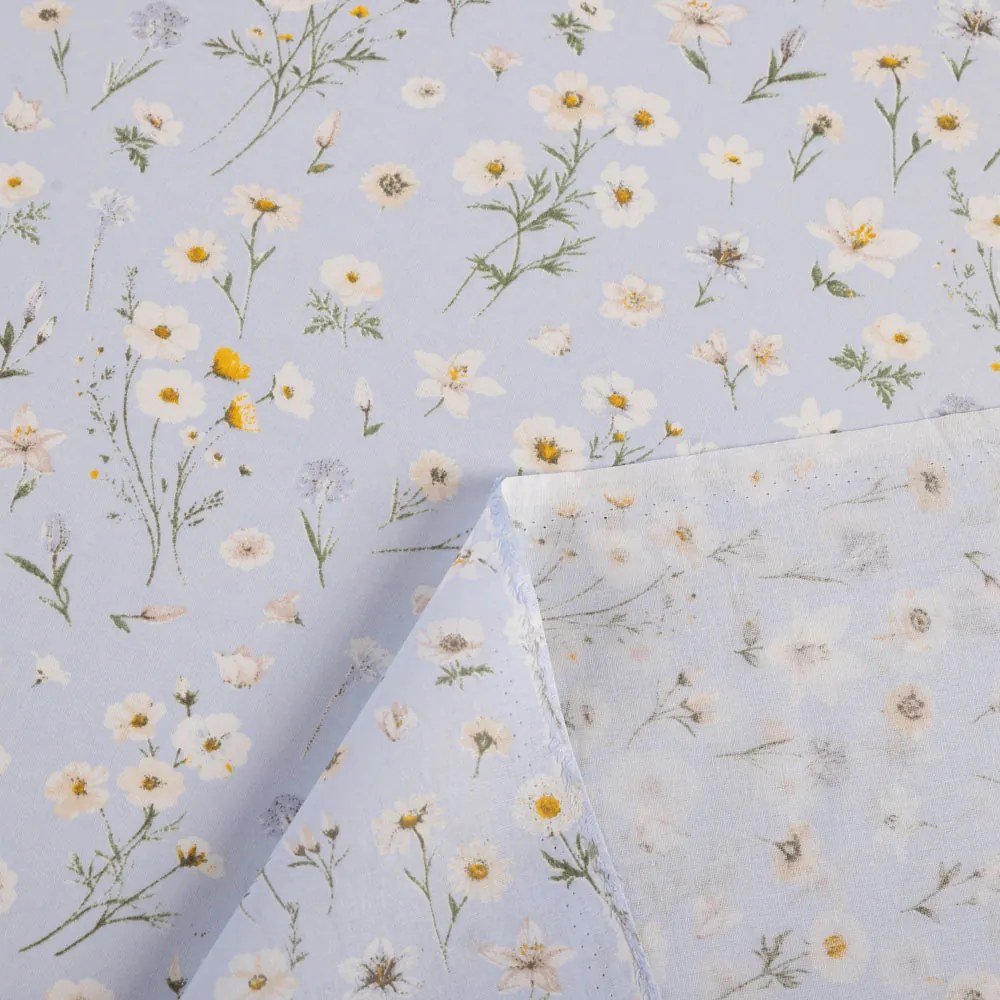 Biante Bavlnený záves Sandra SA-617 Margarétky na svetlo modrom 150x250 cm