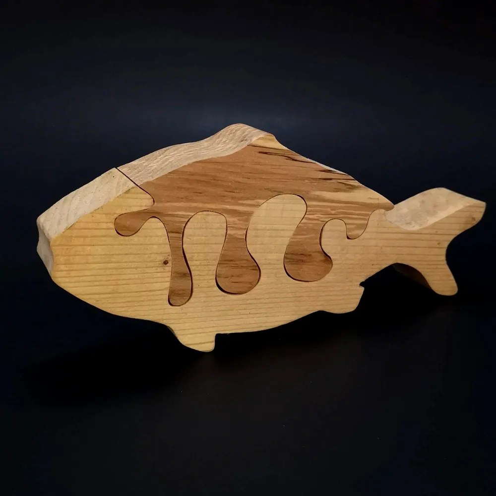 AMADEA Drevené puzzle ryba, masívne drevo dvoch druhov drevín, 19 cm