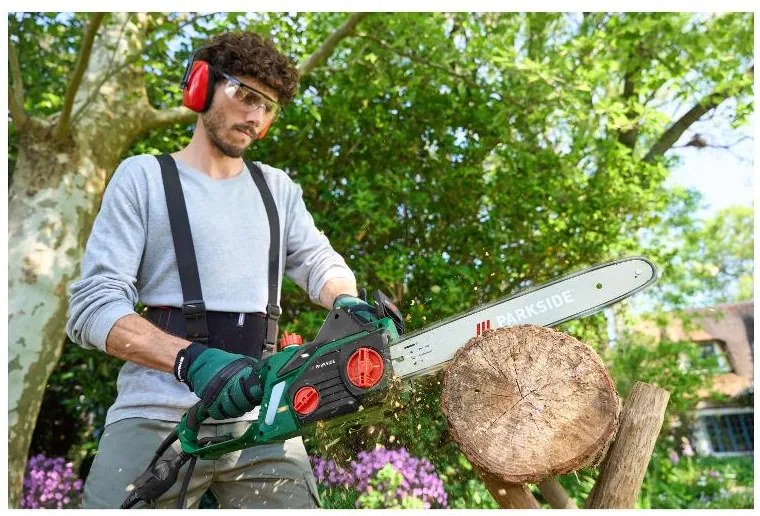 Parkside®  Elektrická reťazová píla Peks 2200 A1 + Valcový drvič PWH 2800 C3  (800009914)