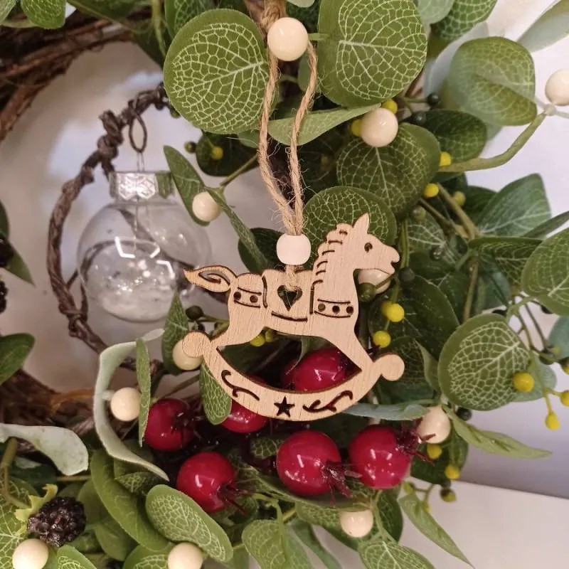 DECOLED Dřevěná závěsná dekorace, koník, 7 x 7 cm