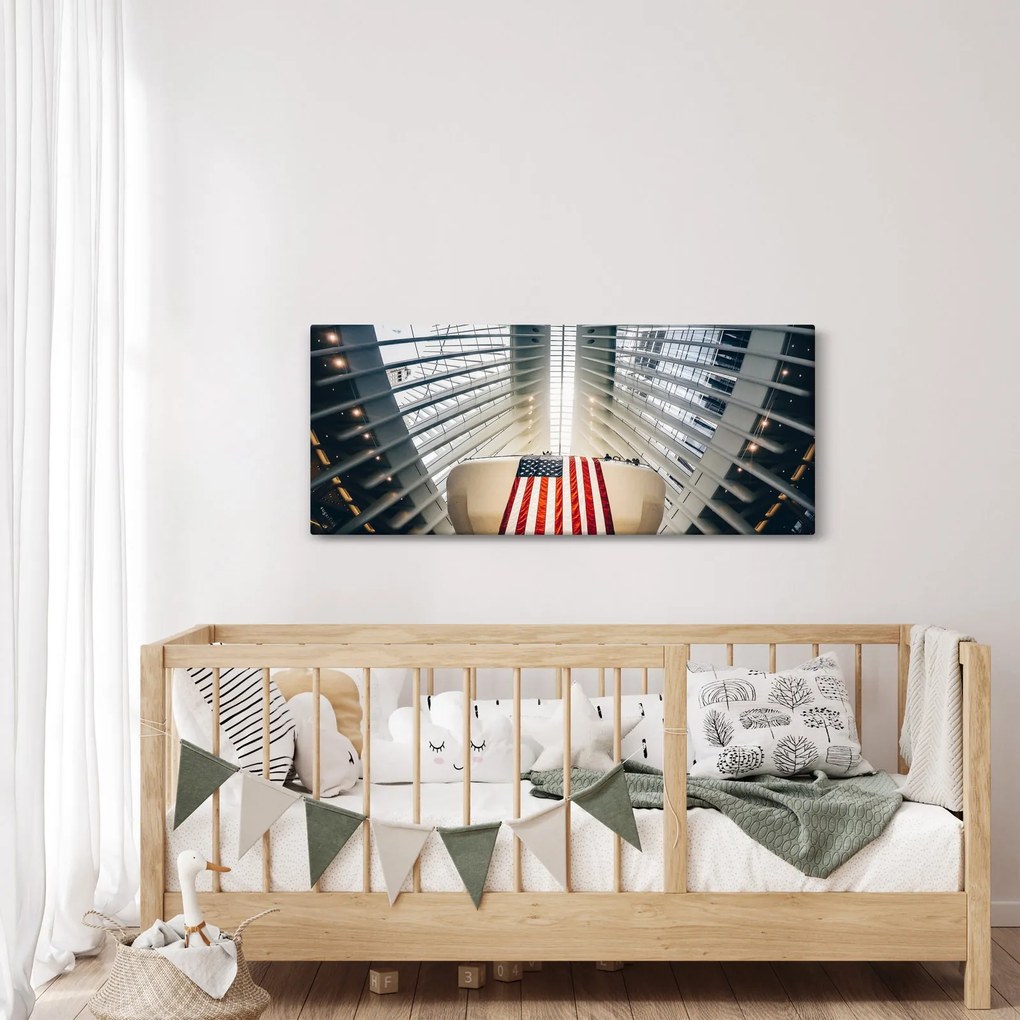 Obraz stavby s vlajkou USA (120x50 cm)