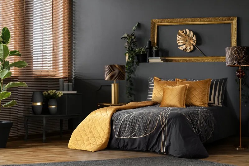 EUROFIRANY Elegantný vlnený prehoz na posteľ z kvalitného zamatu s výrazným leskom 220 cm x 240 cm zlatá 100 % polyester Rozmery textílií: 220 cm x 240 cm