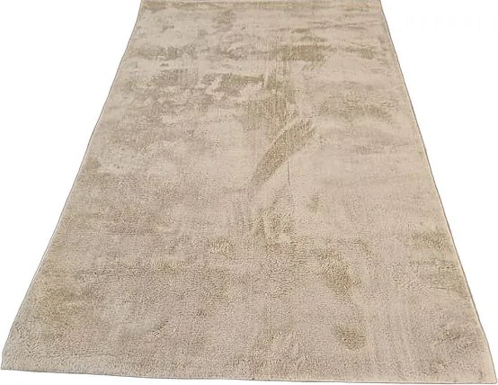 Béžový huňatý koberec Plush Deluxe s vysokým vlasom Rozmer: 60x100 cm