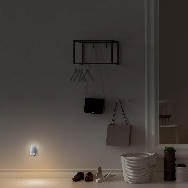 SOLIGHT LED nočné svetielko s pohybovým a svetelným sensorom 0,7W, 3000K, 230V