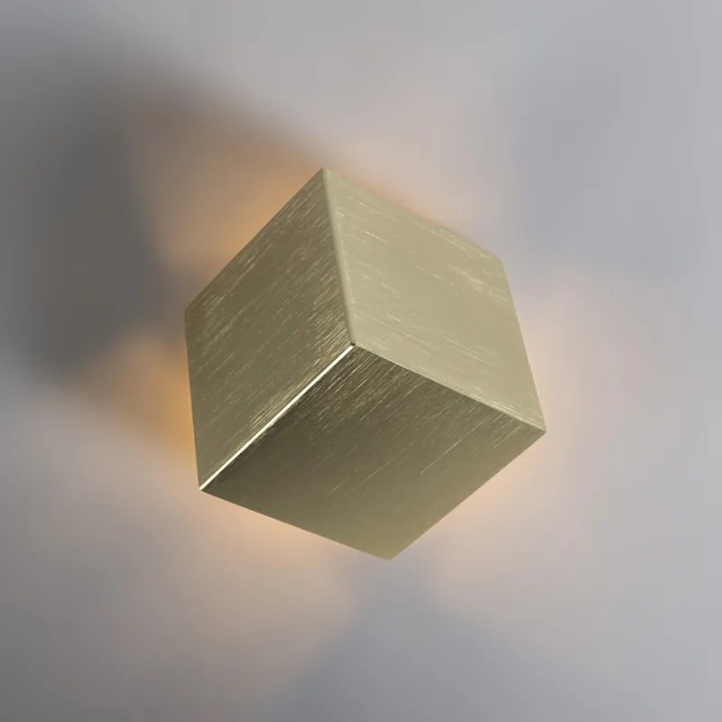 Moderná nástenná lampa zlatá - Cube