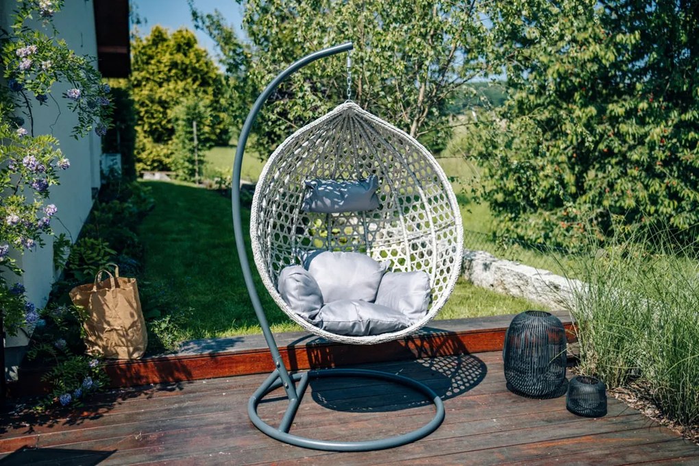 Sivé závesné kreslo TROPIKAL so stojanom a sivým vankúšom