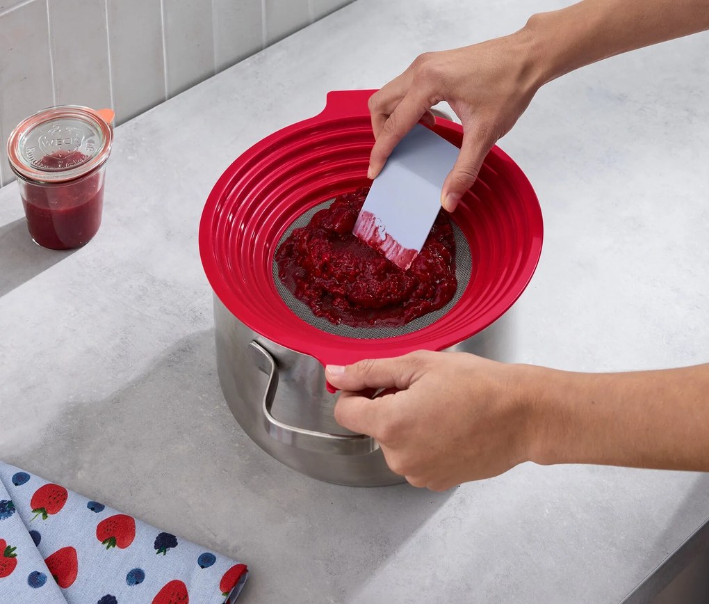 2 v 1: sito na preosievanie múky a pasírovanie