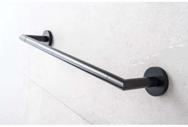 P.M.H. IN1B-R -Elektrický sušiak na uteráky INGA 17W/230V 85,9cm IP44 pravý/čierny