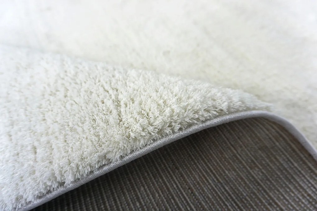 BE Koberec Microsofty 8301 WHITE – biely obdĺžnikový Rozmer: 133x200 cm