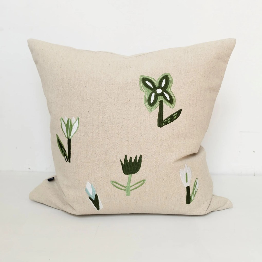 Fine Little Day Ľanová obliečka na vankúš Tulip Green Embroidered 48 x 48 cm