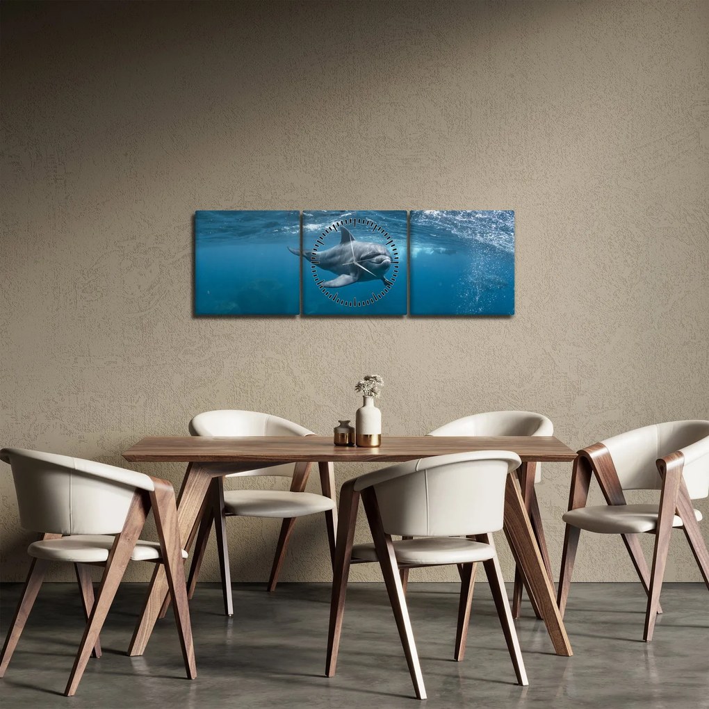 Obraz - Delfín pod hladinou (s hodinami) (90x30 cm)