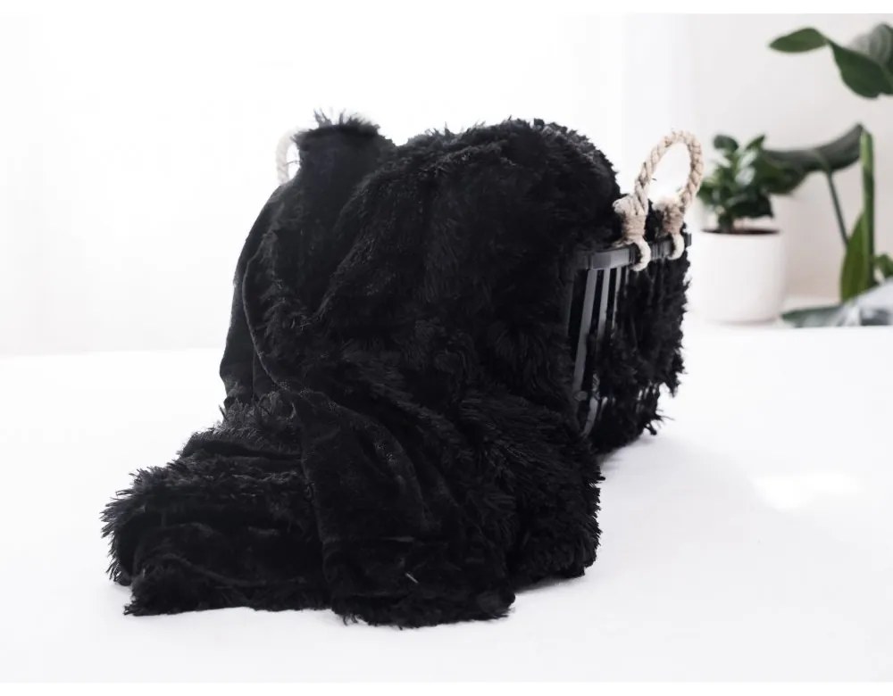 MKLuzkoviny.cz Luxusná deka 200 × 220 cm – Agnello černá