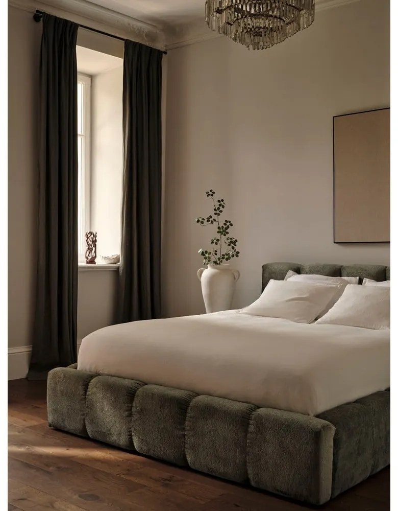 Zelená čalúnená dvojlôžková posteľ s úložným priestorom a roštom 200x200 cm Lupine – Micadoni Home