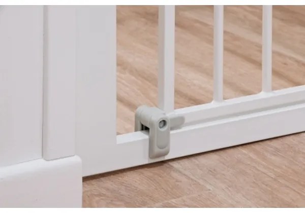 Safety 1st - Bezpečnostná zábrana AUTO CLOSE biela