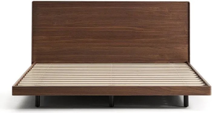 Hnedá dvojlôžková posteľ z brezového dreva s roštom 180x200 cm Norlen – Kave Home