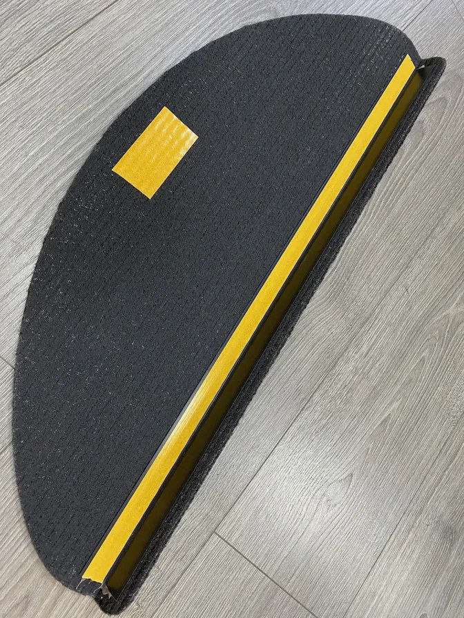 Vopi koberce Nášľapy na schody antracit Quick step polkruh, samolepiaci - 24x65 polkruh (rozmer vrátane ohybu)