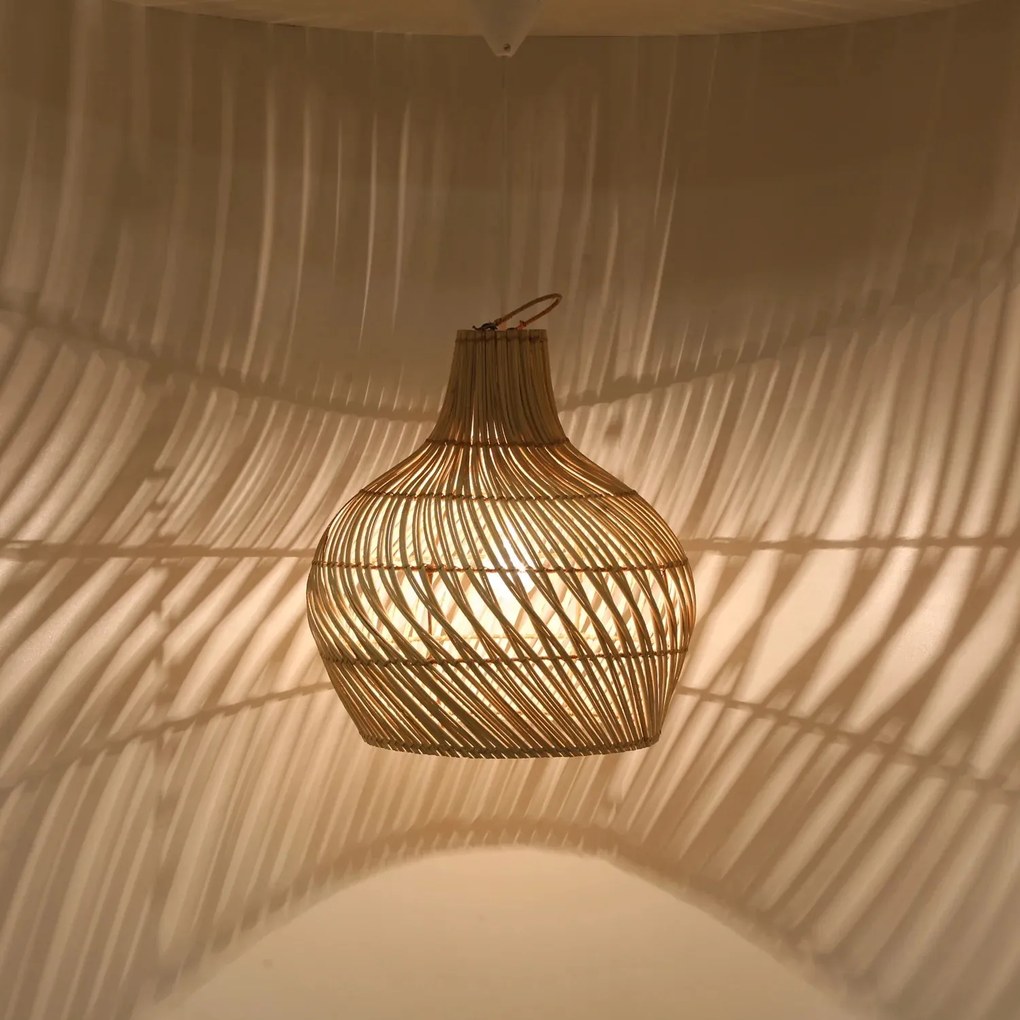 Ratanová lampa Mamuju