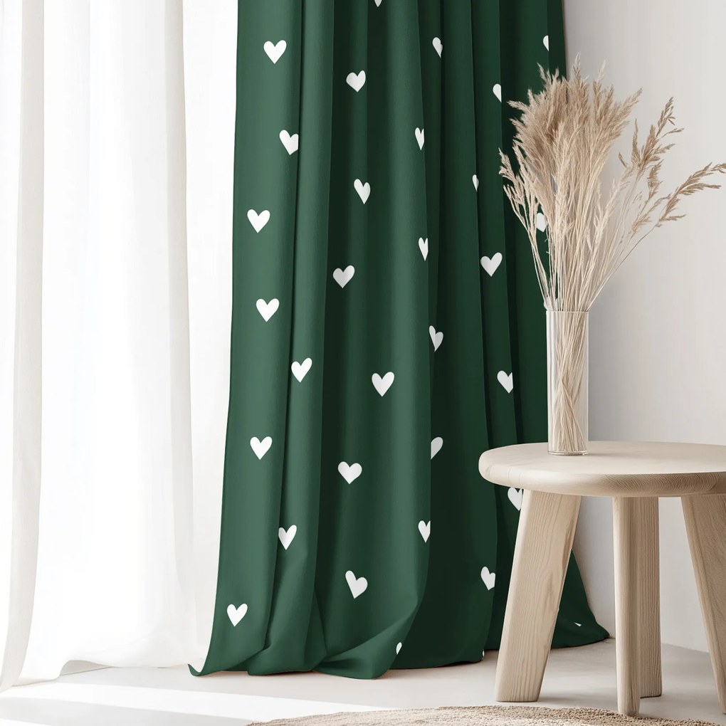 Goldea bavlnený záves - srdiečka na tmavo zelenom 180x150 cm