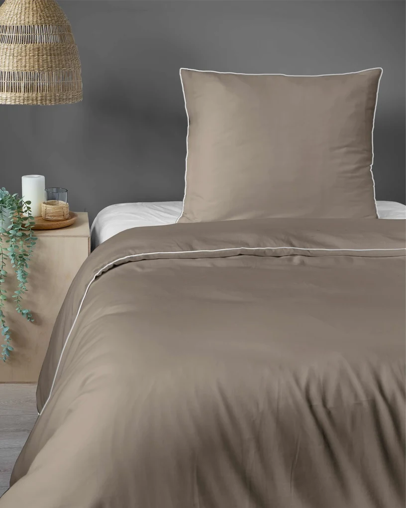Dekorstudio Elegantné posteľné obliečky s lemovkou PURE v sivobéžovej farbe