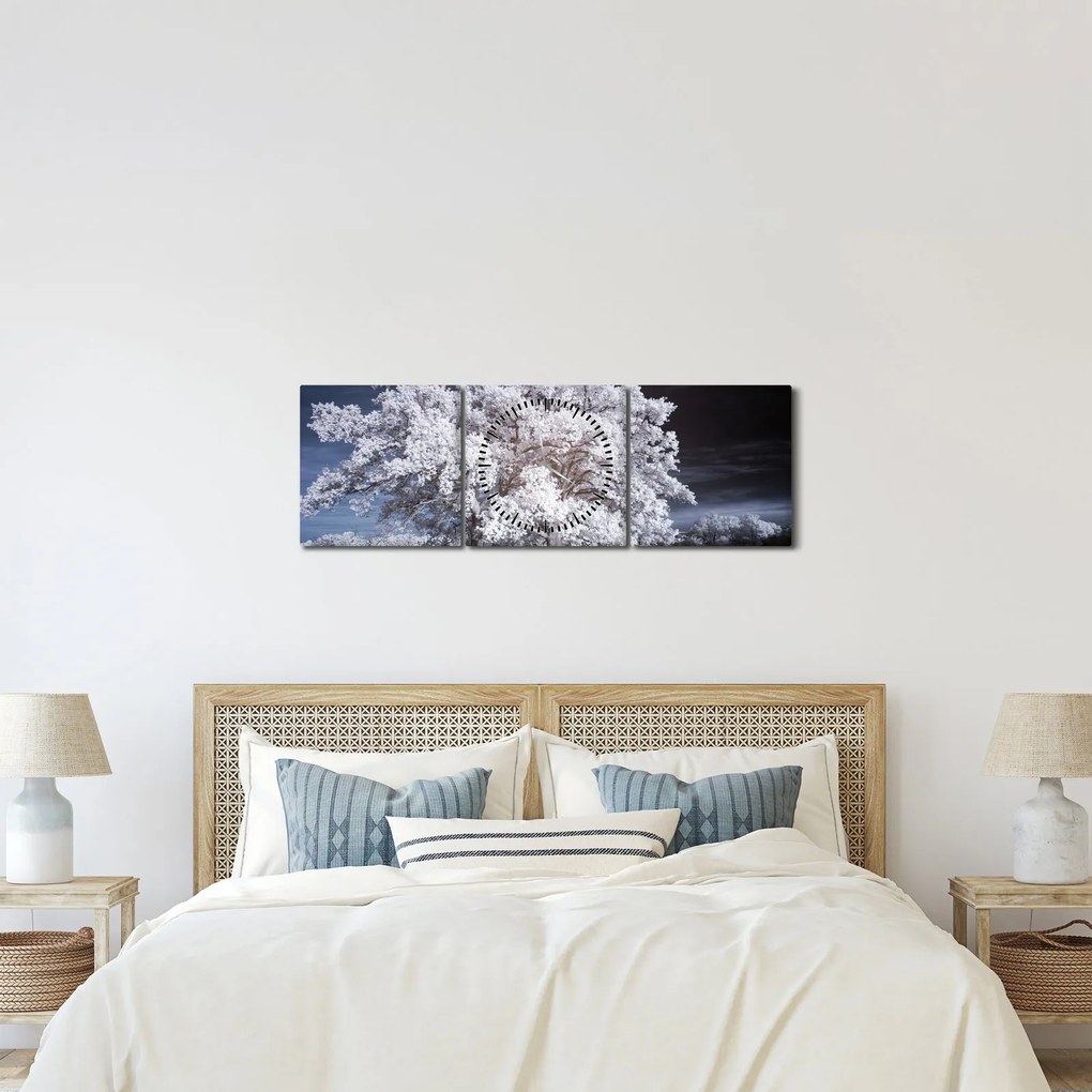 Obraz - Snehobiely strom (s hodinami) (90x30 cm)