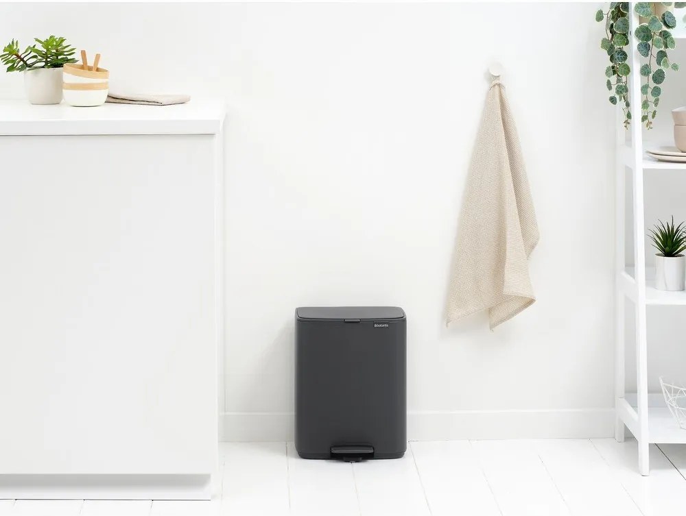 Tmavosivý pedálový oceľový odpadkový kôš 12 l Bo – Brabantia