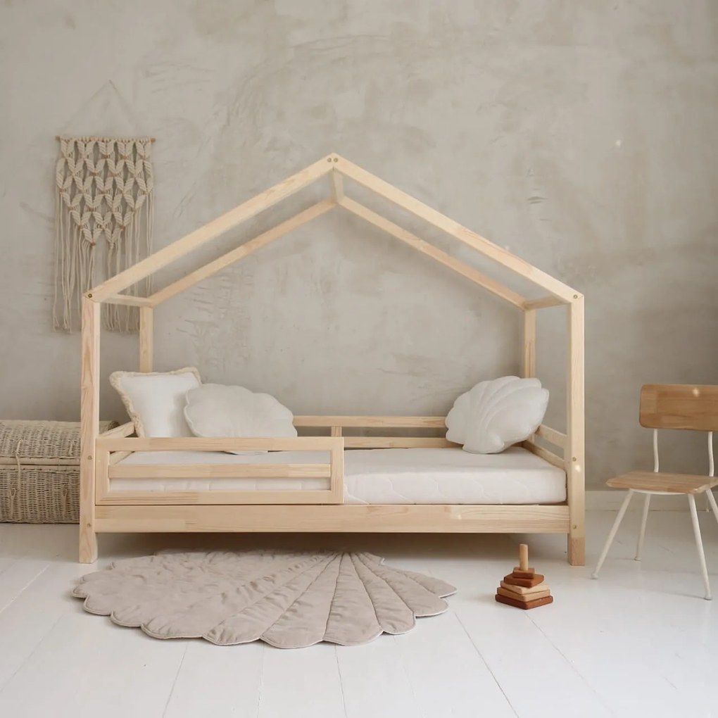 Posteľ v tvare domčeka Housebed Fello - 90 x 200 cm / prírodná