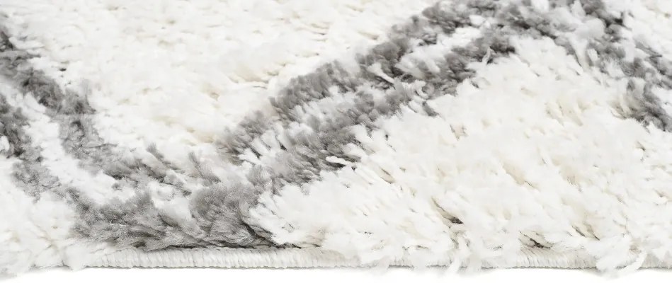 Huňatý biely vzorovaný behúň Šírka: 100 cm | Dĺžka: 150 cm