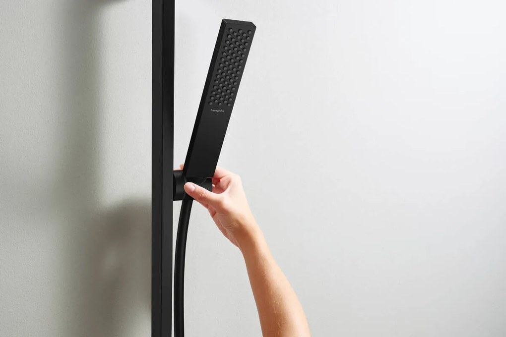 Hansgrohe Pulsify E, sprchová súprava 100 1jet EcoSmart so sprchovou tyčou 900 mm, čierna matná, HAN-24380670