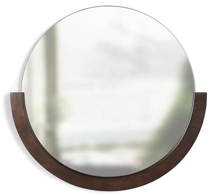 Umbra Zrkadlo MIRA s dreveným rámom v orechovom odtieni