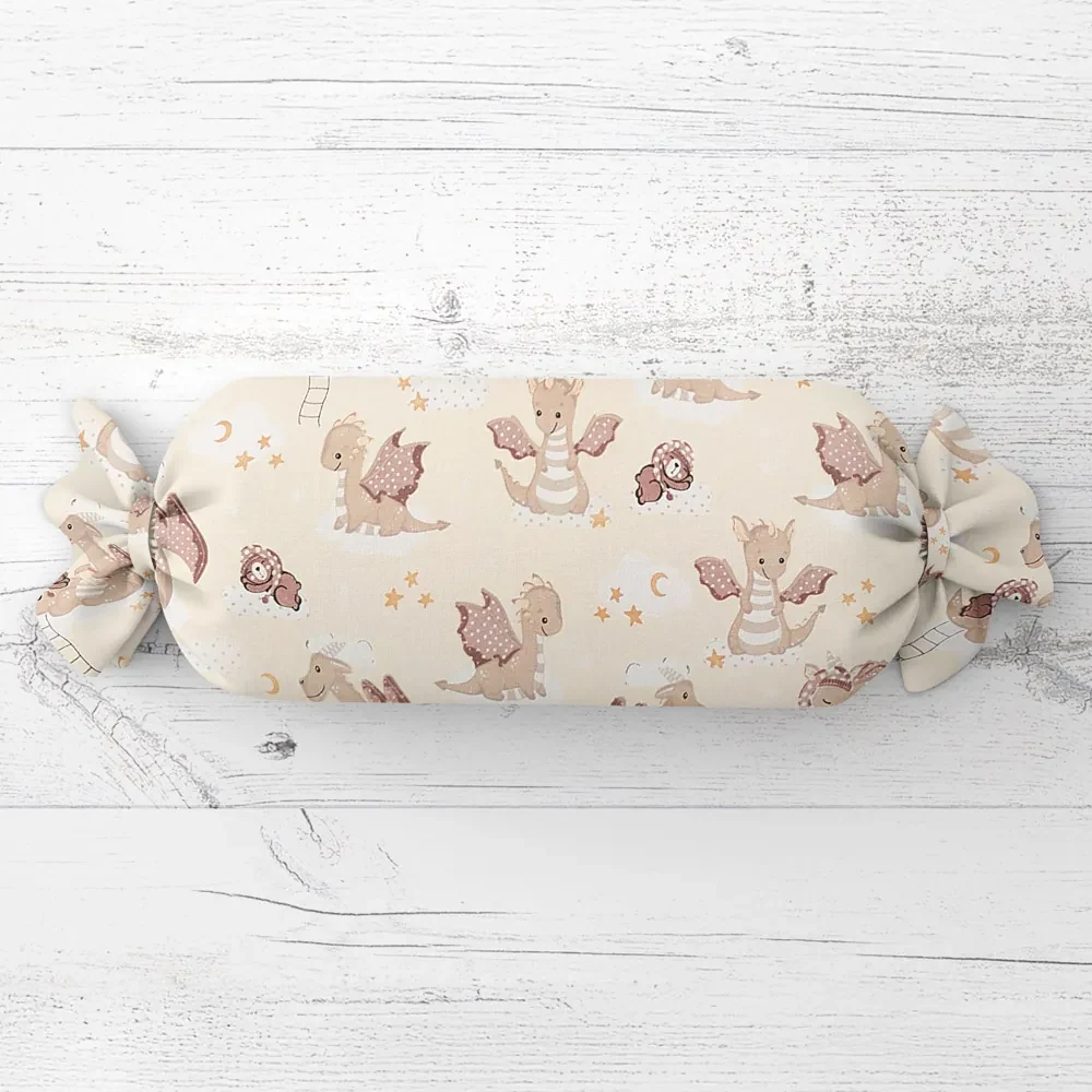 Biante Detský vankúš valec bonbon Sandra SA-467 Dráčikovia na žltobéžovom 15x40 cm