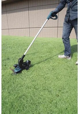 Aku nožnice na trávu a kríky Makita DUM604ZX 18V bez aku a nabíjačky