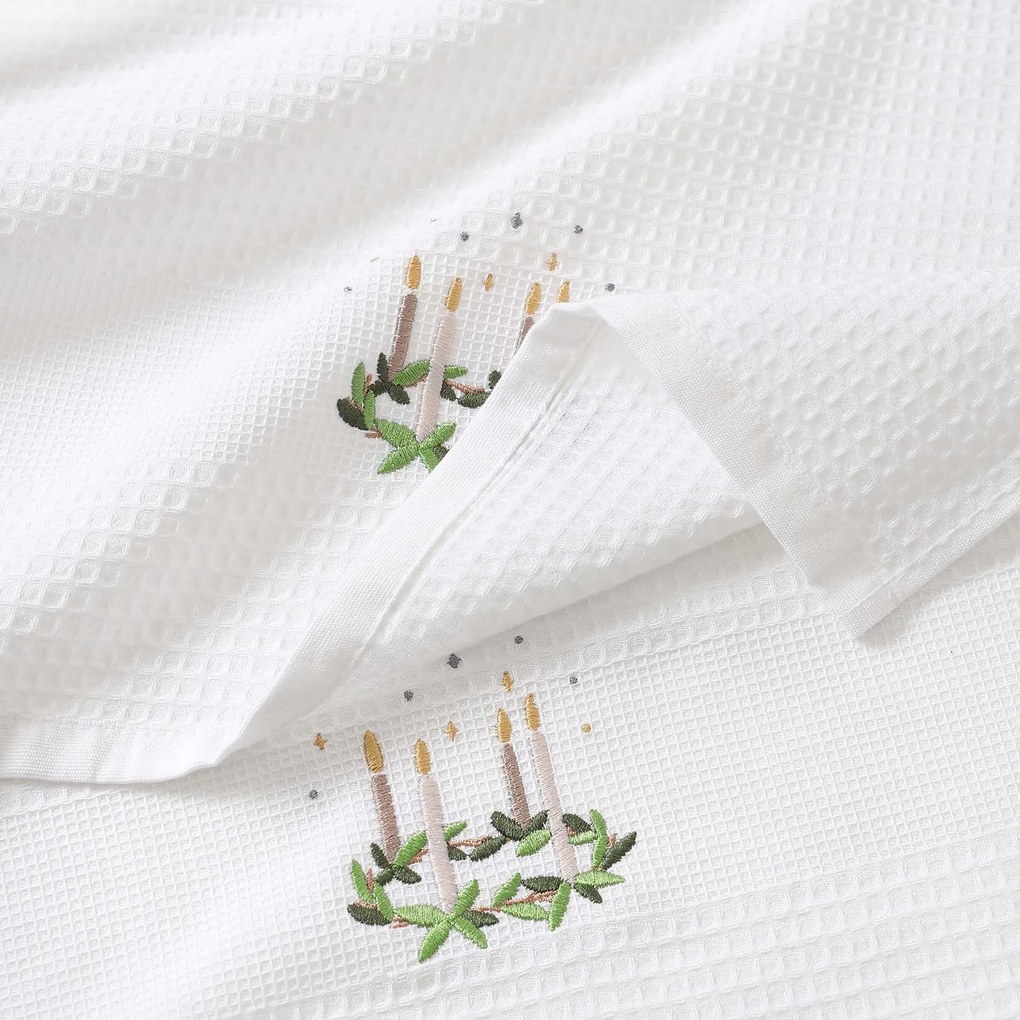 Goldea vianočná kuchynská vaflová utierka s výšivkou - adventný veniec na bielom 50 x 70 cm