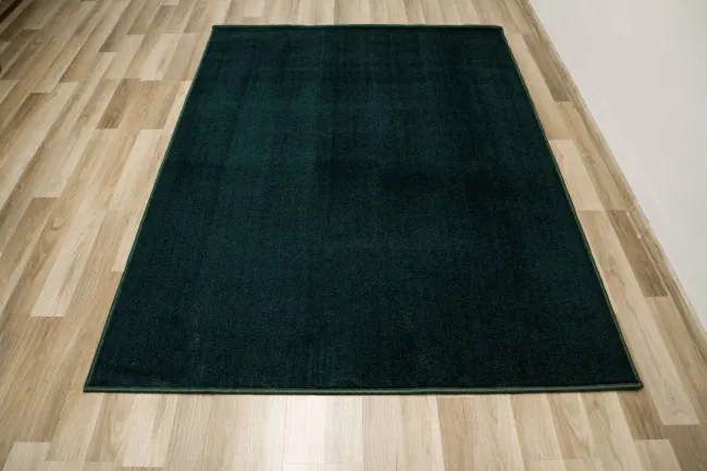 Metrážny koberec Eternity Speciaal 40 fľaškovo zelená