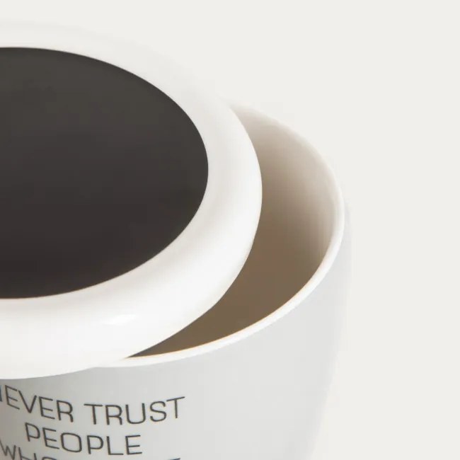 Hrnček KIKI s vrchnákom 753633 300 ml